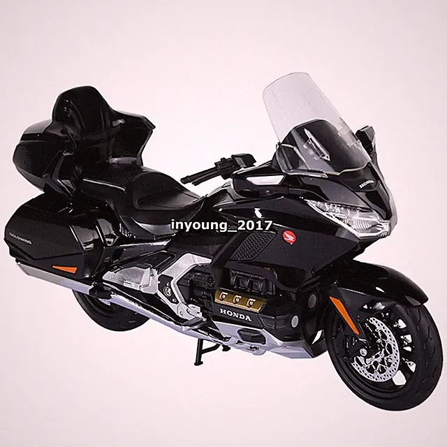 1/9 Honda Gold Wing Tour GL1800 Motorcycle Model Diecast Bike Toy Vehicle Black